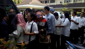 antri uang baru