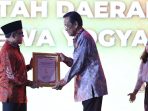 Gubernur DIY terima predikat AA dari Menpan RB