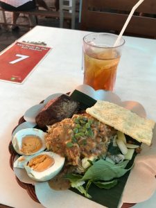anggar makan pecel madiun