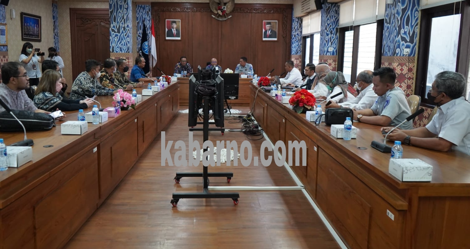 Picsart_22-10-25_18-45-23-248